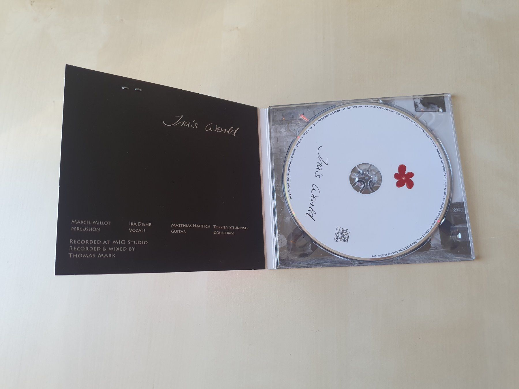 CDs: Iras World signiert – Gebraucht aus Stansstad von collectorsshop 2