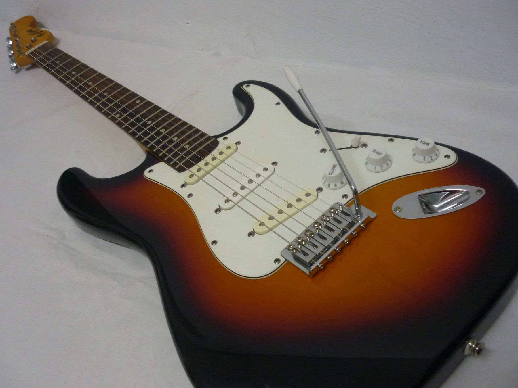 Strumenti musicali: E-Gitarre "Collins Roadmaster ST" – Usato da Maienfeld venduto da John13 7