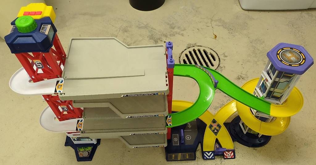 Giocattoli: Spiel Parkgarage – Usato da Embrach venduto da Vza 4