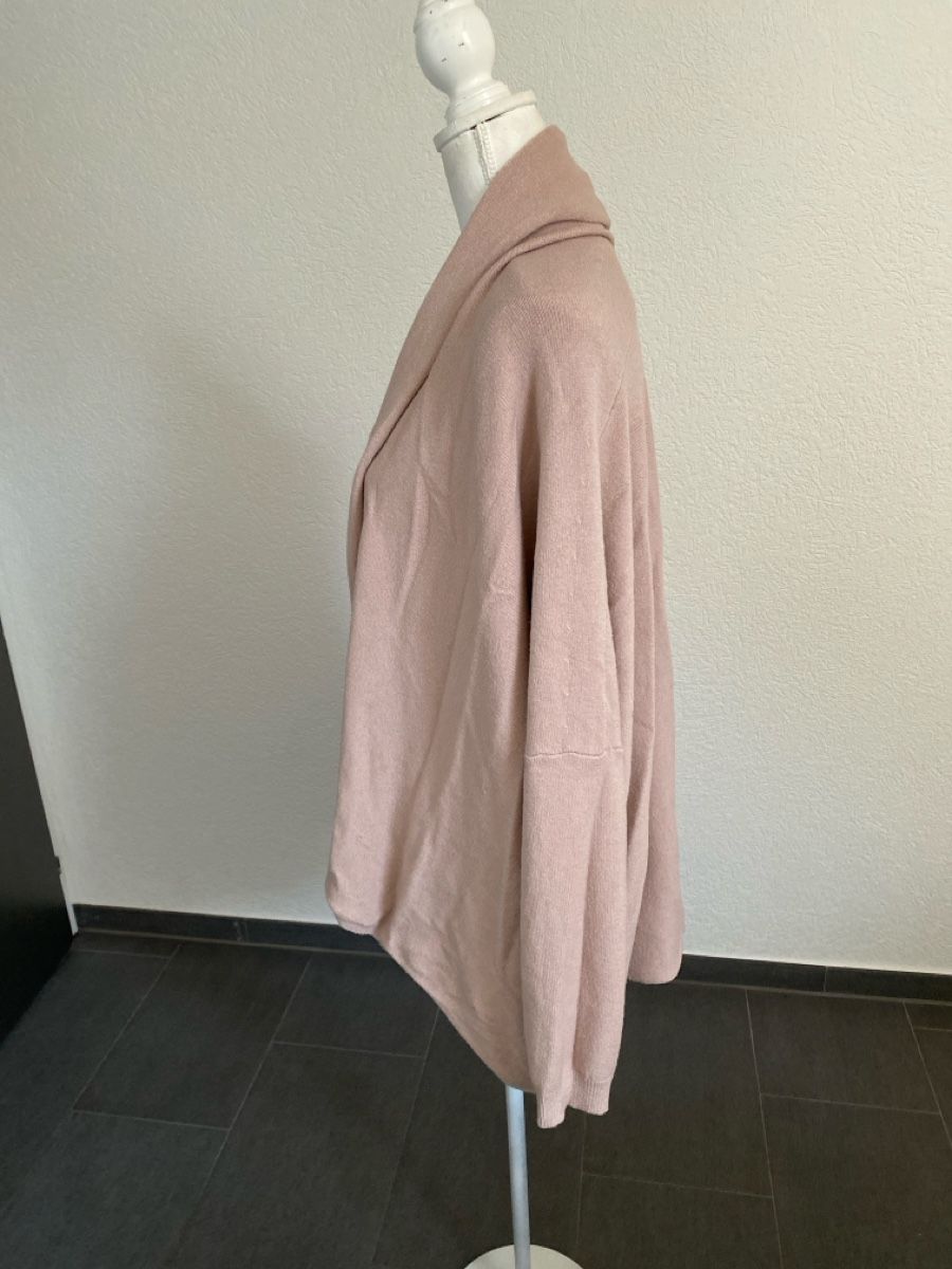 Jacken: Strickjacke Monte Cervino rosa Grösse Einheitsgrösse – Gebraucht aus Homberg b. Thun von Homata 1