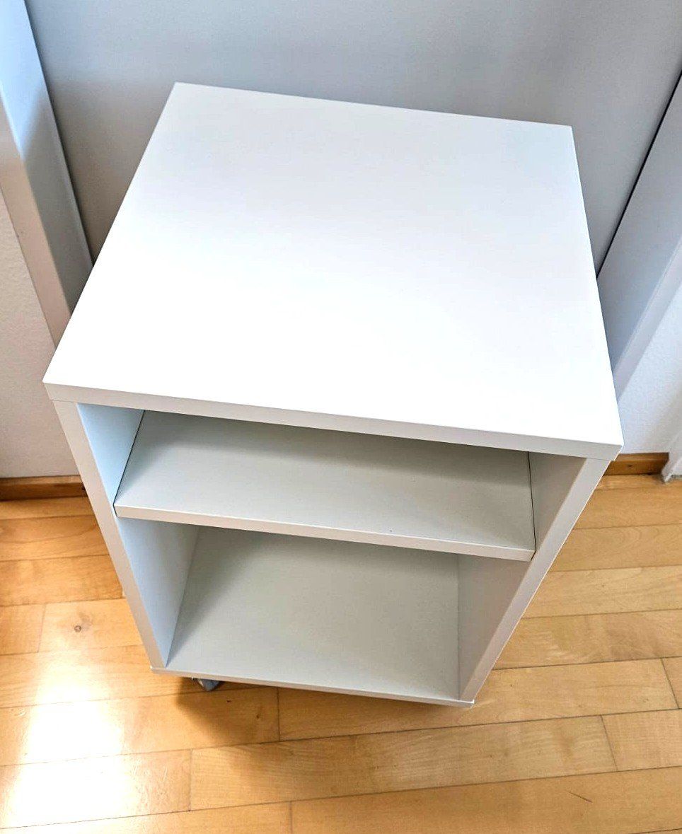 Ikea Comodini: Ikea VIHALS Ablagetisch / Nachttisch – Usato da St. Gallen venduto da AnBau 2