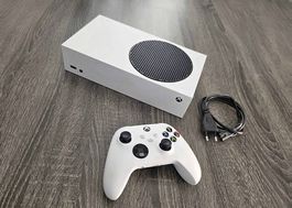 Xbox Series S + 1 manette et câbles (Parfait état)