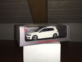VW Golf VII R 1/43 ULTRARAR VW Golf 7 R - SPARK