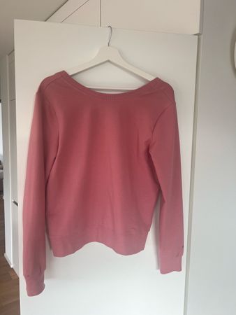 Sweatshirt Gr. S mit V-Ausschnitt am Rücken