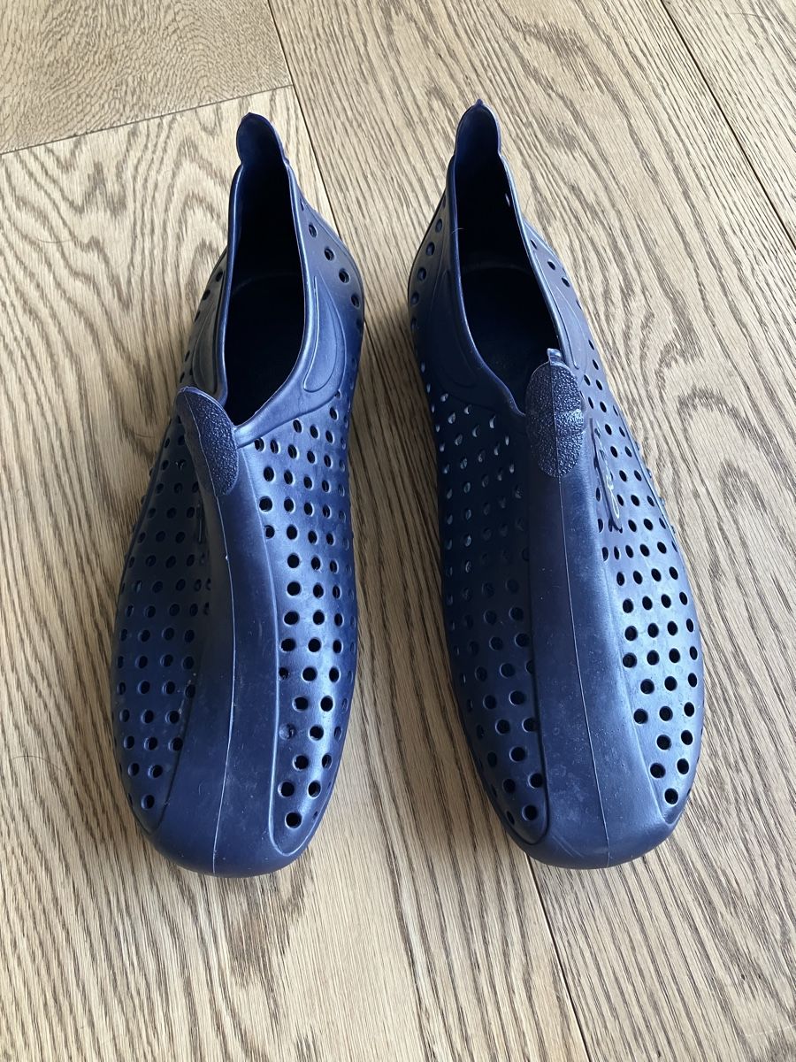 Scarpe da uomo: Badeschuhe dunkelblau Grösse 39 – Usato da Cham venduto da Liliane78