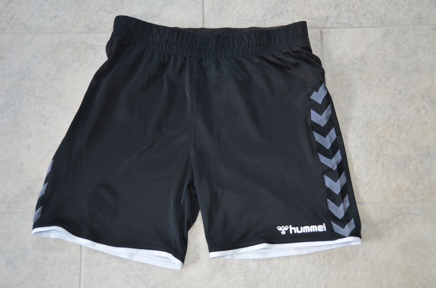 Hummel Pantaloni: Fussballhose/Sporthose Hummel Grösse 164 – Usato da Schleinikon venduto da kissa07