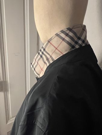 BURBERRY London Trench-coat noir, Doublure à carreaux