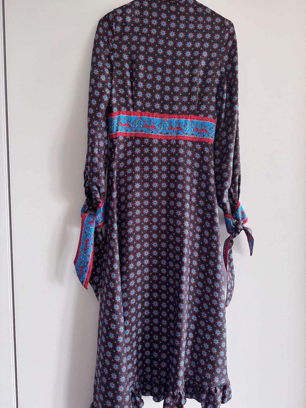 Sandro Vestiti: 100% Seidenkleid von Sandro (EU 34) – Usato da Wädenswil venduto da LH76 6
