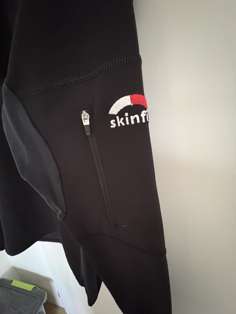 Skinfit Canottiere & Pantaloni: SKINFIT Shirt – Usato da Rifferswil venduto da Skywin01 1