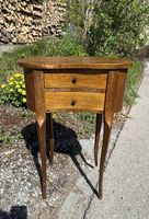 Antiker Beistelltisch, Holz