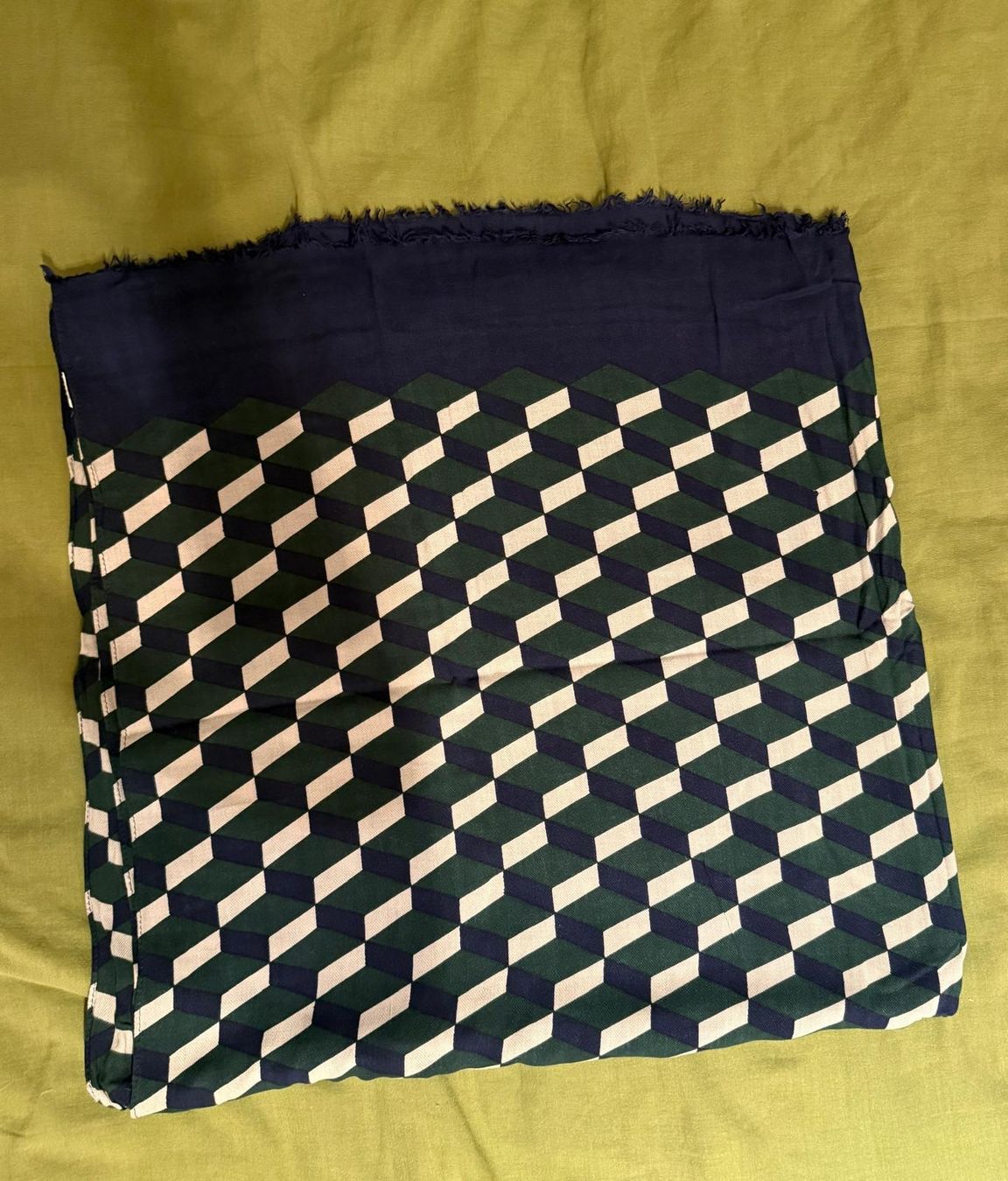 Benetton Foulard & Sciarpe: Echarpe Benetton – Usato da Bern venduto da gil_rkx8 1