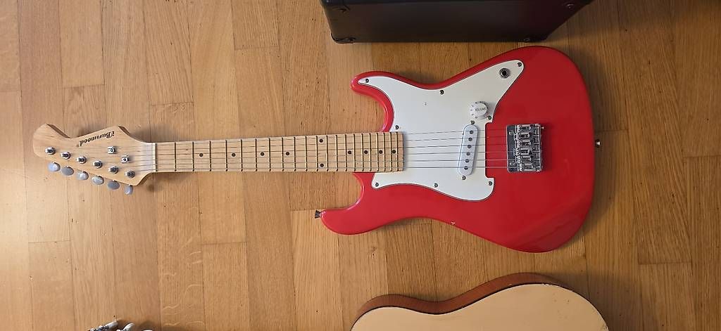 Strumenti musicali: Kinder Akustik + E- Gitarre + Verstärker + Tasche – Usato da Kerns venduto da 2-Z 2
