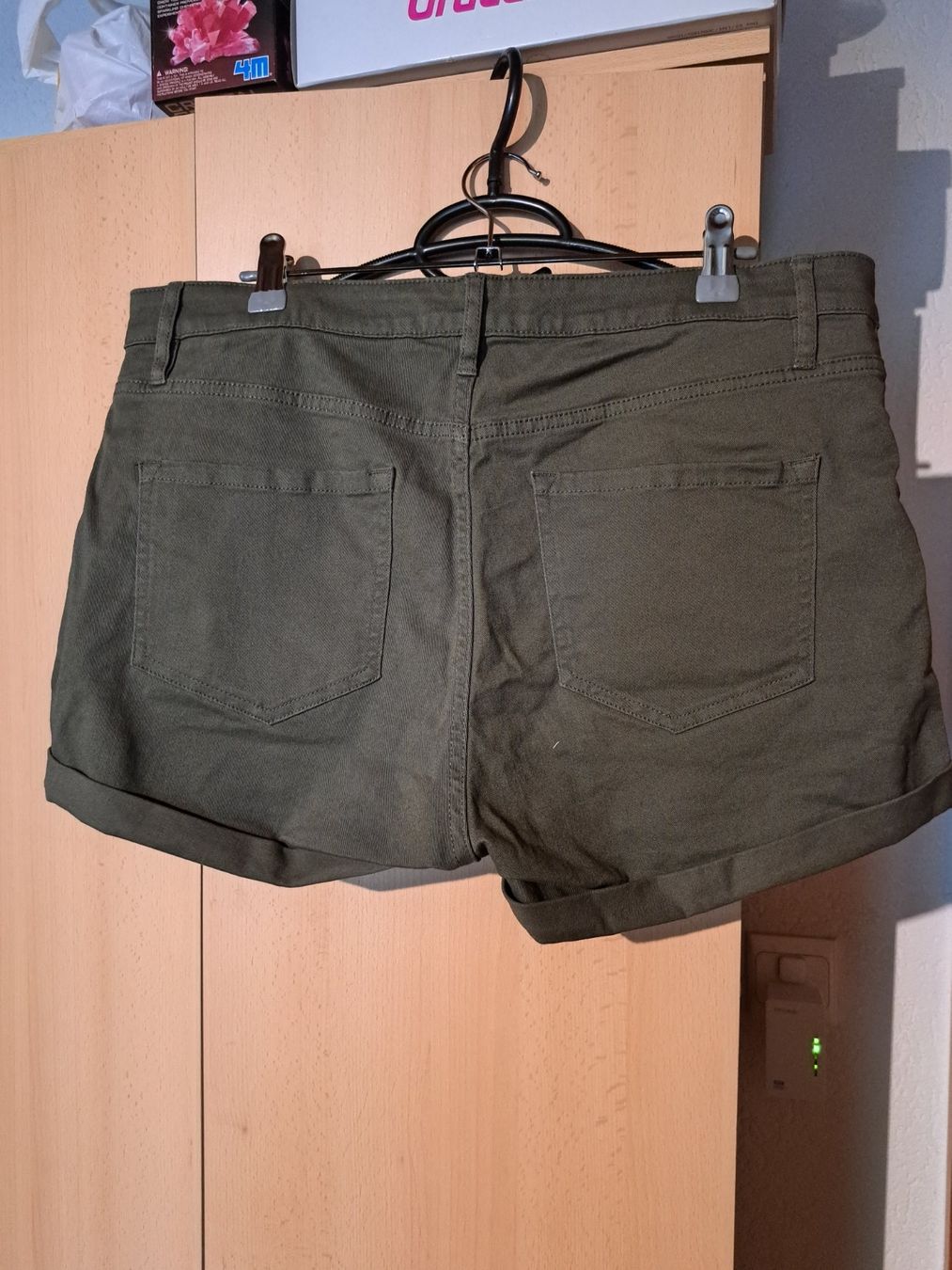 Jeans: Short kaki – D'occasion à Berlens par luc_2c79 1