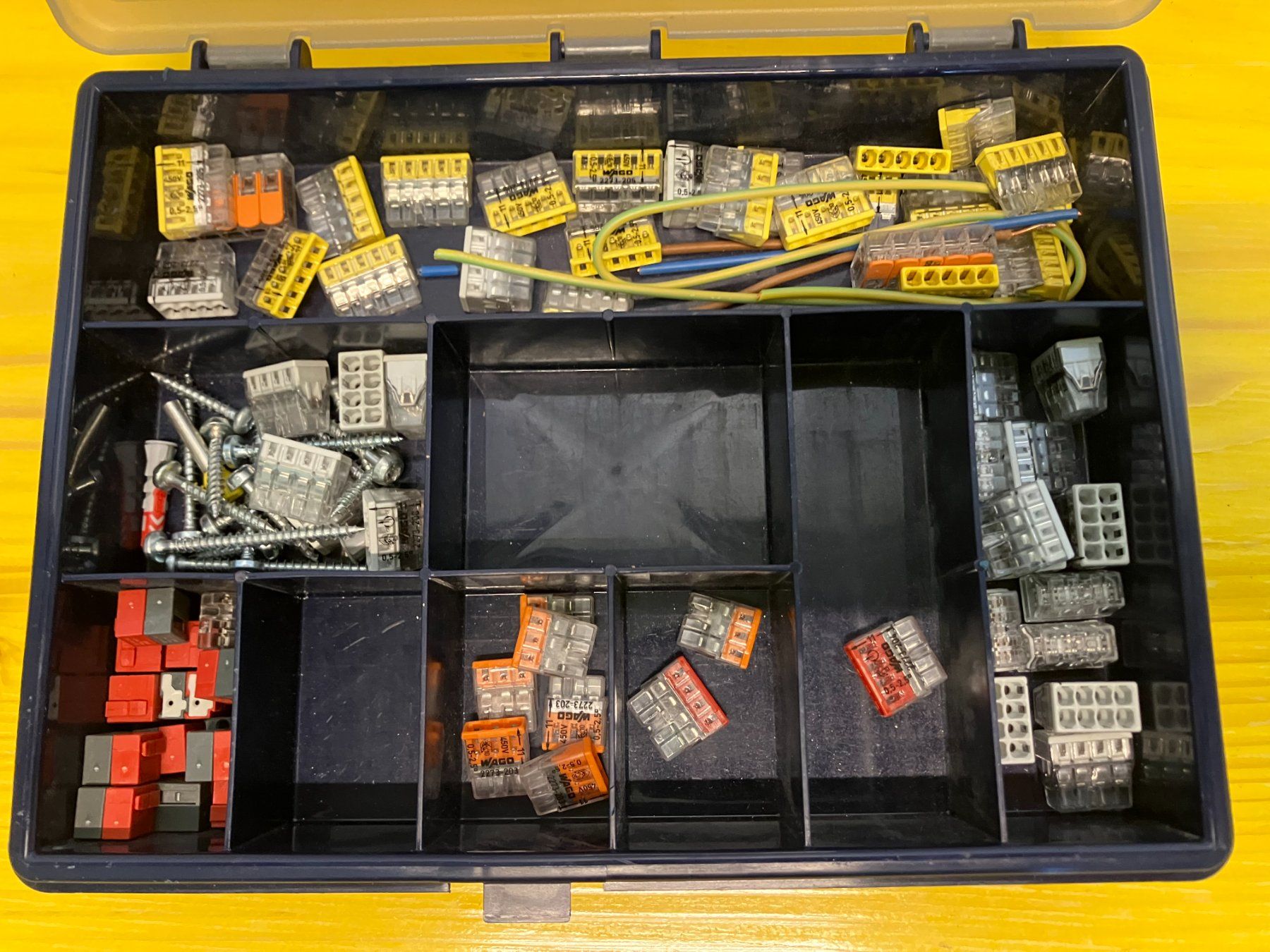 Utz Tutti gli attrezzi: Raco Sortierbox/Koffer mit Inhalt ab 1.- – Nuovo (secondo la descrizione) da Lichtensteig venduto da Buy24International 1