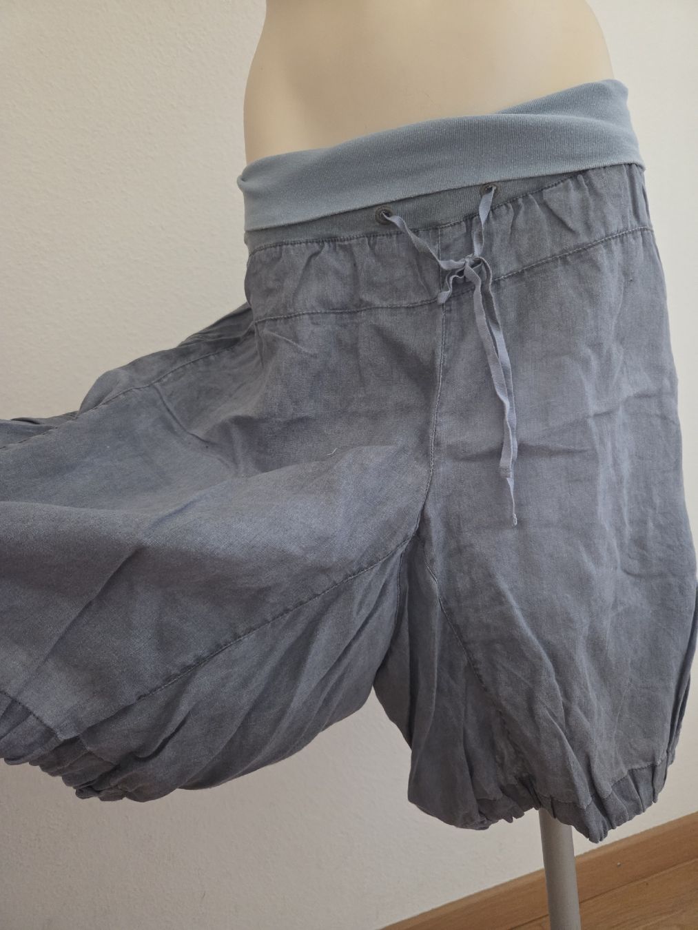 Nile Pantaloni: Nile Sarouel – Usato da Luzern venduto da asmele2 1