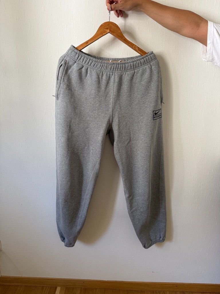 Nike Pantalons: Nike x Stüssy Sweatpant – D'occasion à Zürich par nt7 1