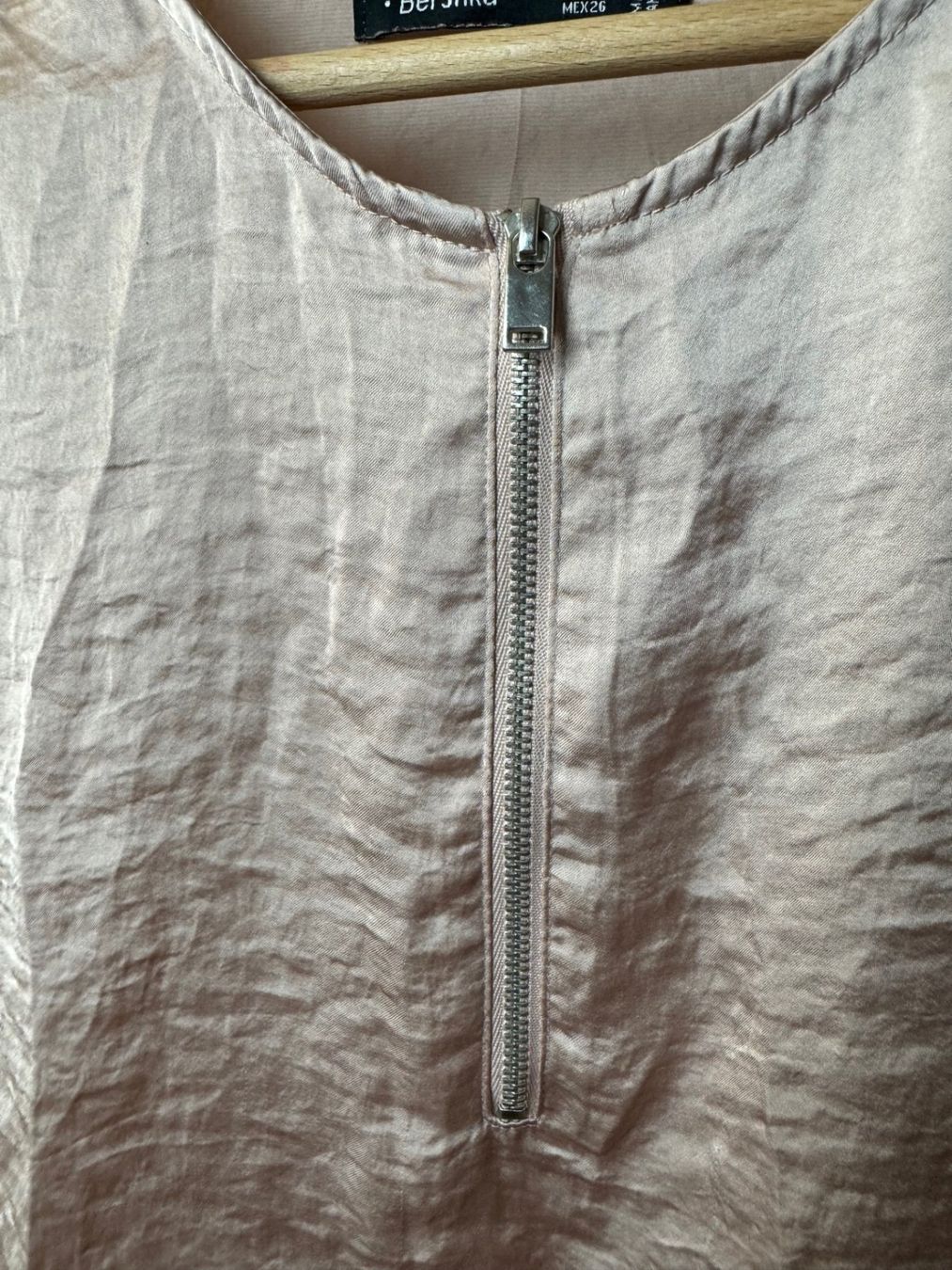 Bershka Camicette: Bershka Bluse, Satin-Look, Altrosa - S – Usato da Wettingen venduto da JasminL92-4 1