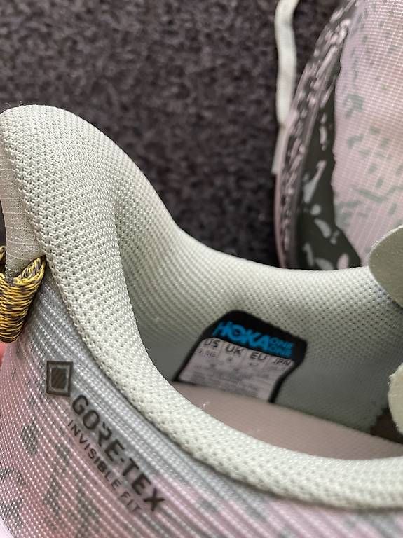 Damenschuhe: Hoka Speedgoat GTX – Neu (gemäss Beschreibung) aus Sargans von 1windi3 3