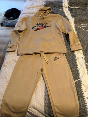 Survêtement Nike beige, ensemble sweat et pantalon