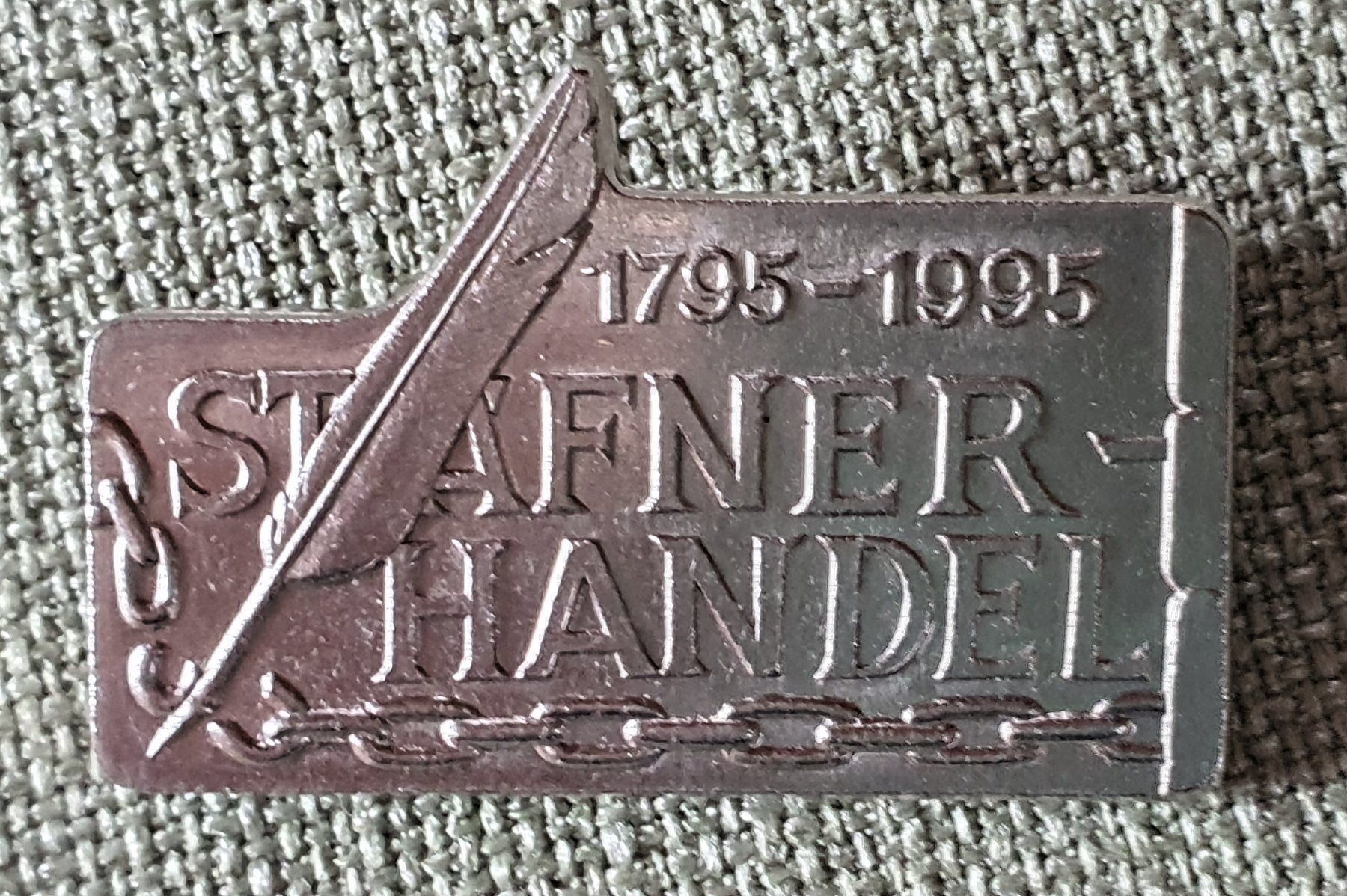 Spille & Fermagli: I036 - Brosche Stäfner Handel Federn 1995 – Usato da Reinach BL venduto da Boston-Verkauf