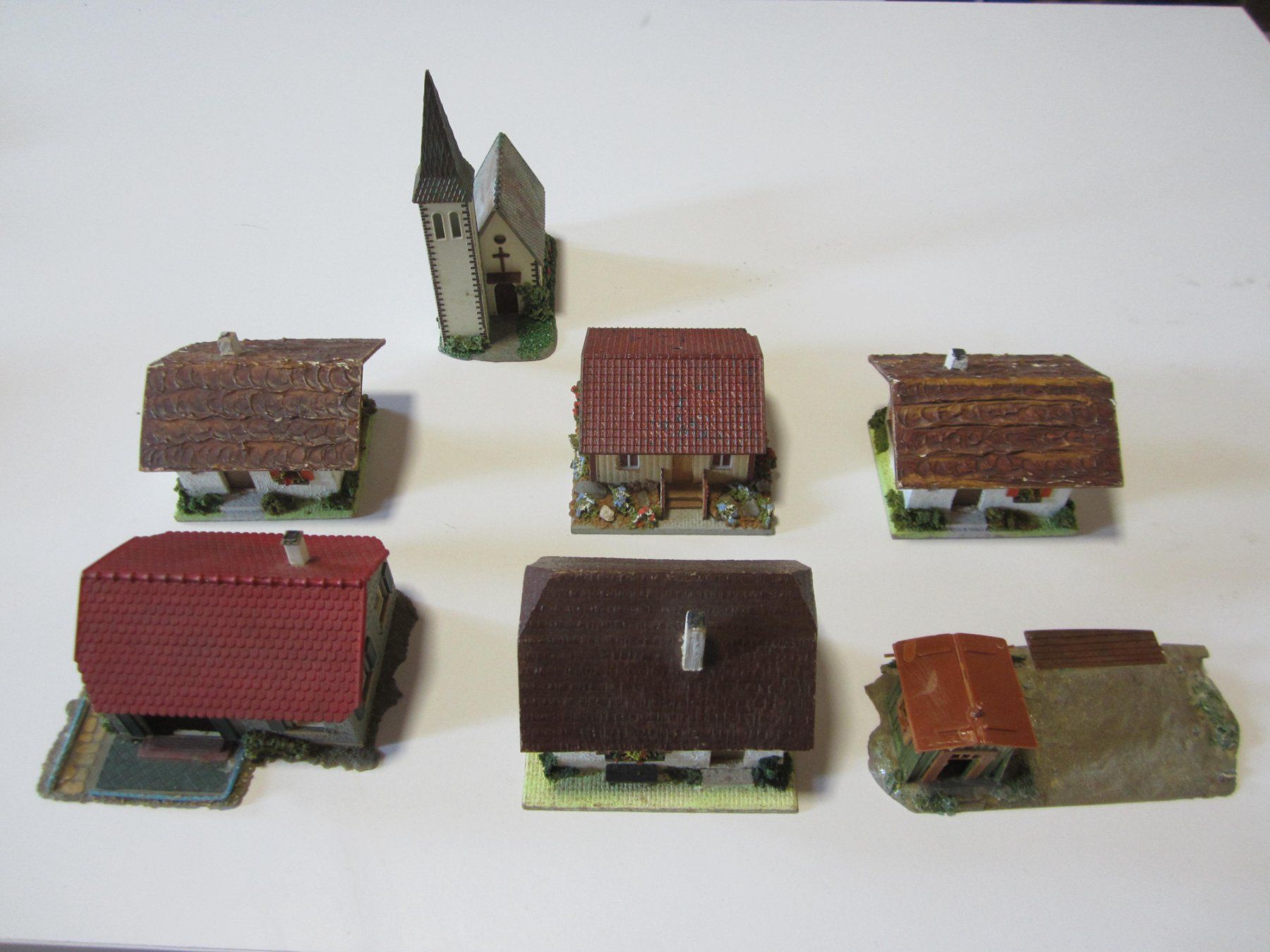 Modelleisenbahnen: Trains modélisme maisons – Defekt aus Tramelan von Tors