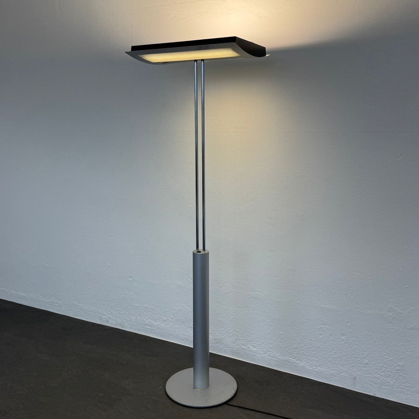 Lampade: Regent Pro Smart Stehleuchte – Usato da Schönenwerd venduto da mcofficeshop 2