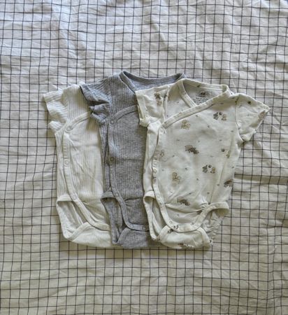 Short sleeved baby body 68 cm