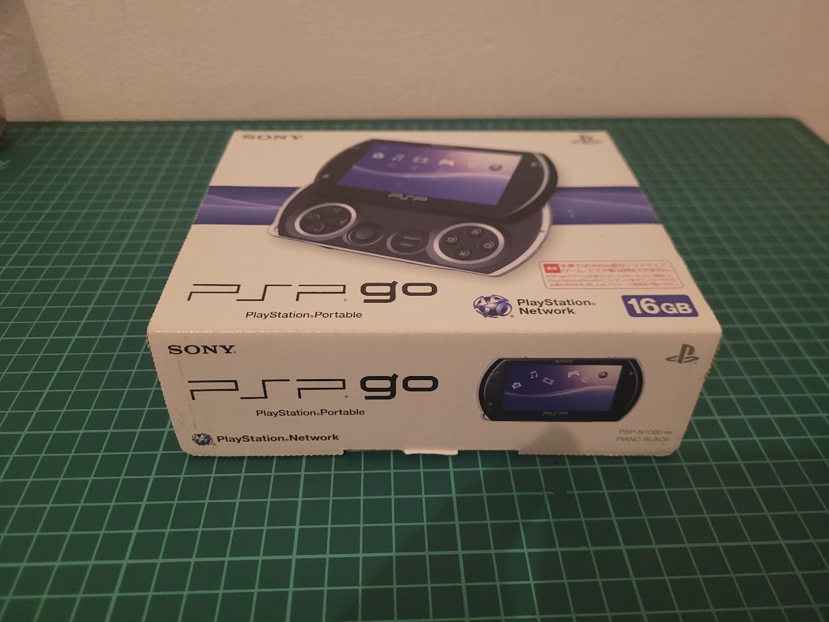 Sony Console: Sony PSP Go - Black - Pristine Condition - With Box! – Usato da Meyrin venduto da Retro-GZ 2