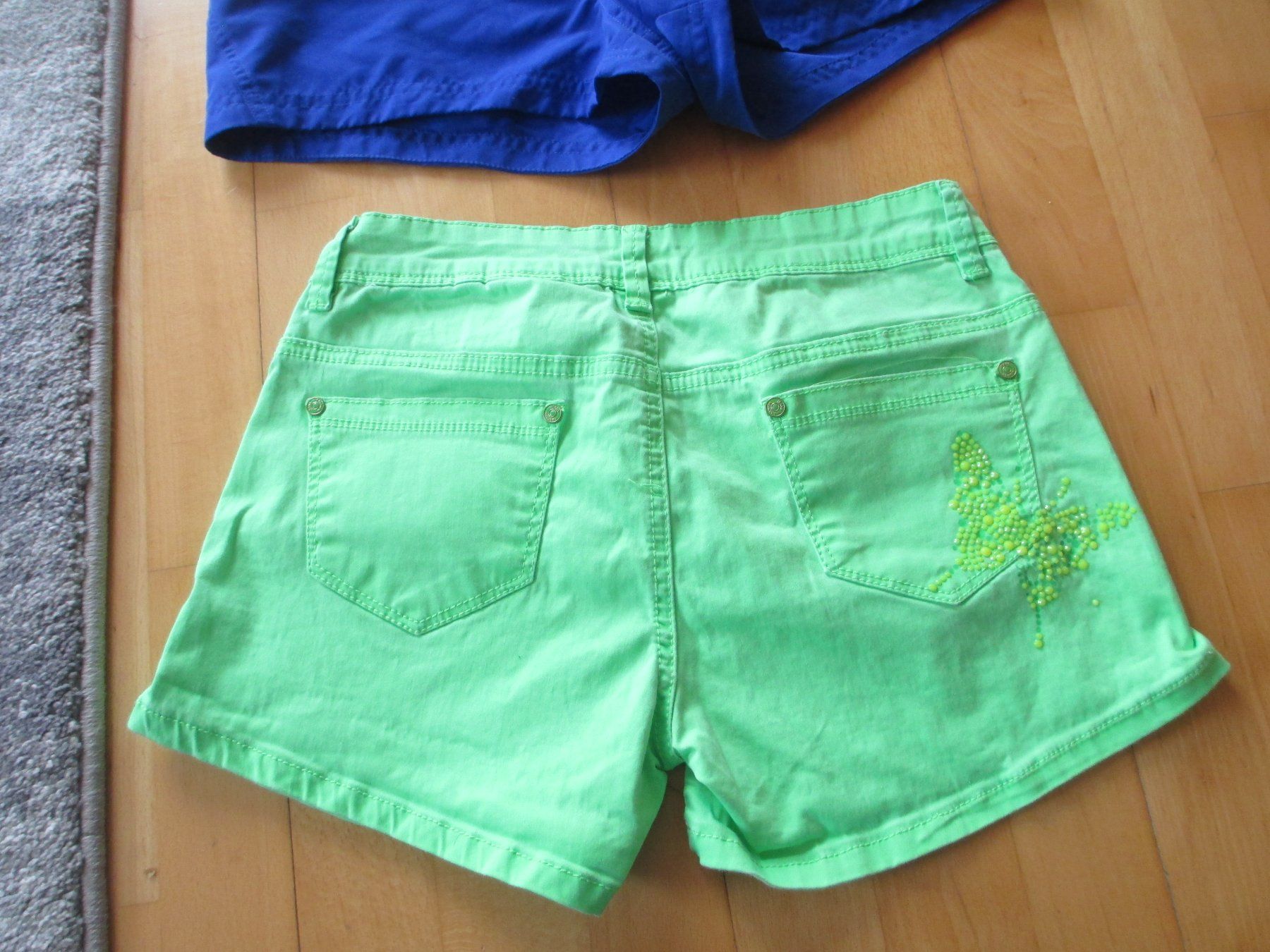 Adidas Hosen: 2 Paar kurze Hosen Gr 164 – Gebraucht aus Landquart von Froneri