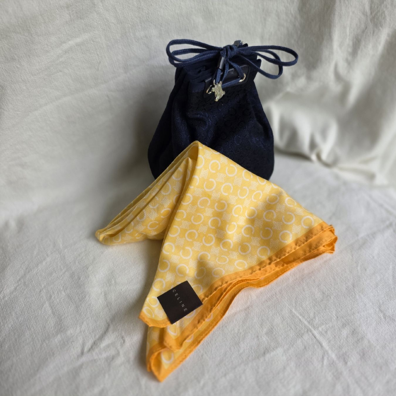 Celine Borse da donna: CELINE Geschenkset mit Tuch & Tasche Neu in Box – Nuovo e nell'imballaggio originale da Zürich venduto da LIMAR 4