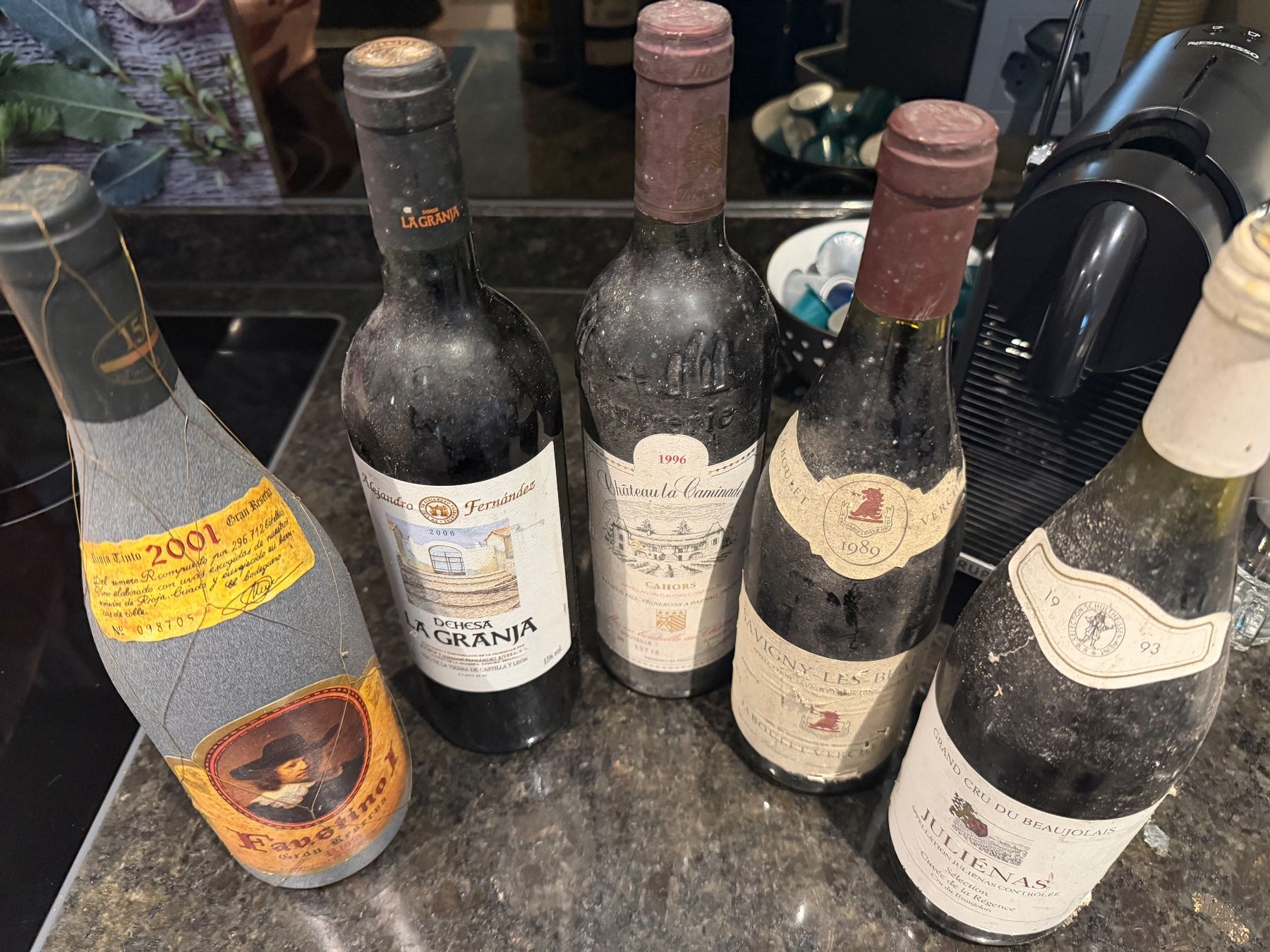 Vino: 5 Flaschen Wein/gemischte Herkunft aus Kellerfund – Nuovo e nell'imballaggio originale da Ossingen venduto da kimpossibel