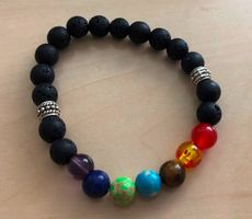 Chakra Armband mit 7 Halbedelsteinen und Lavasteinen, Neu