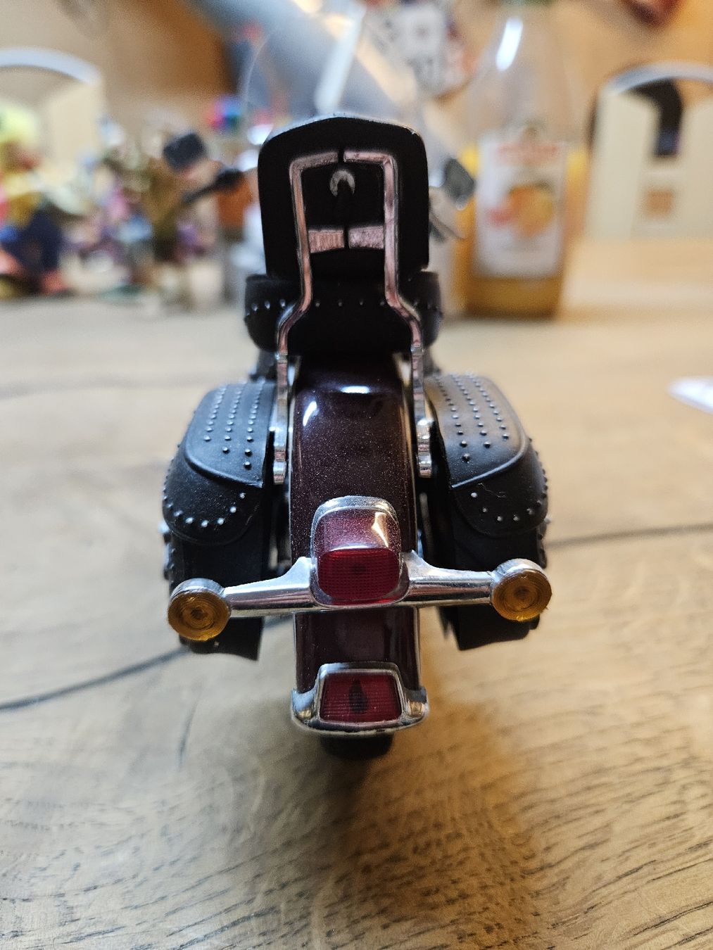 Kit di modellismo & Modellini statici: Harley Davidson Heritage Softail Massstab (D) – Usato da Rorschach venduto da TimelessTrading 2