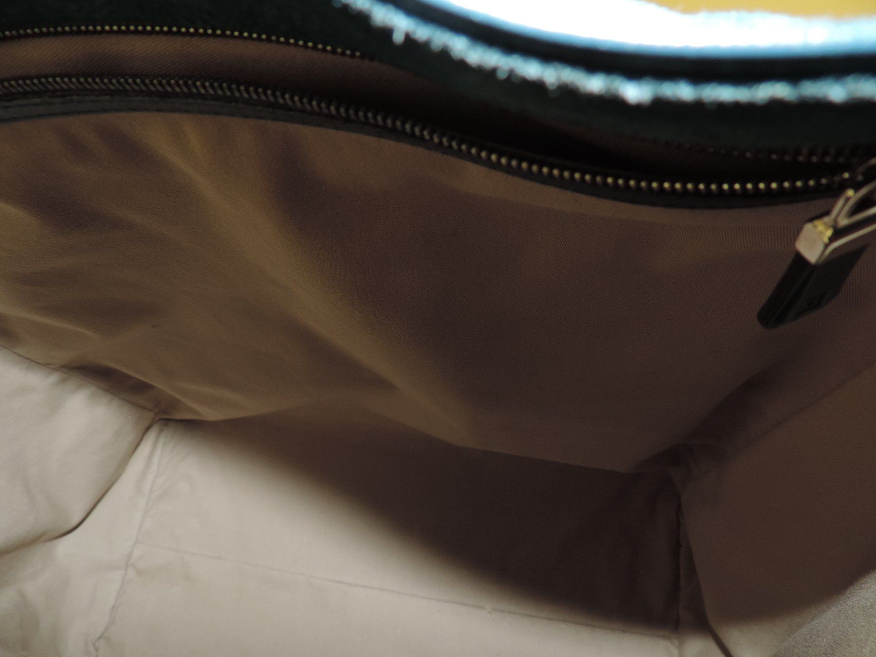 Borse: Wildleder Tasche Ausverkauf – Nuovo (secondo la descrizione) da Menziken venduto da Feh 2