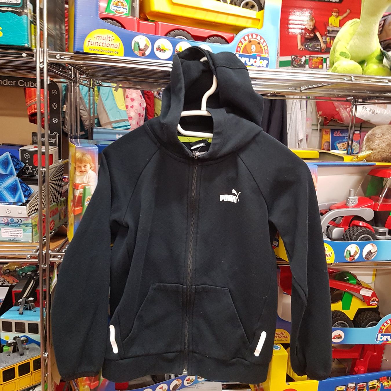 Puma Giacche & Cappotti: Trainerjacke Puma gr 140 B21 – Usato da Schwarzenburg venduto da Flamingo07