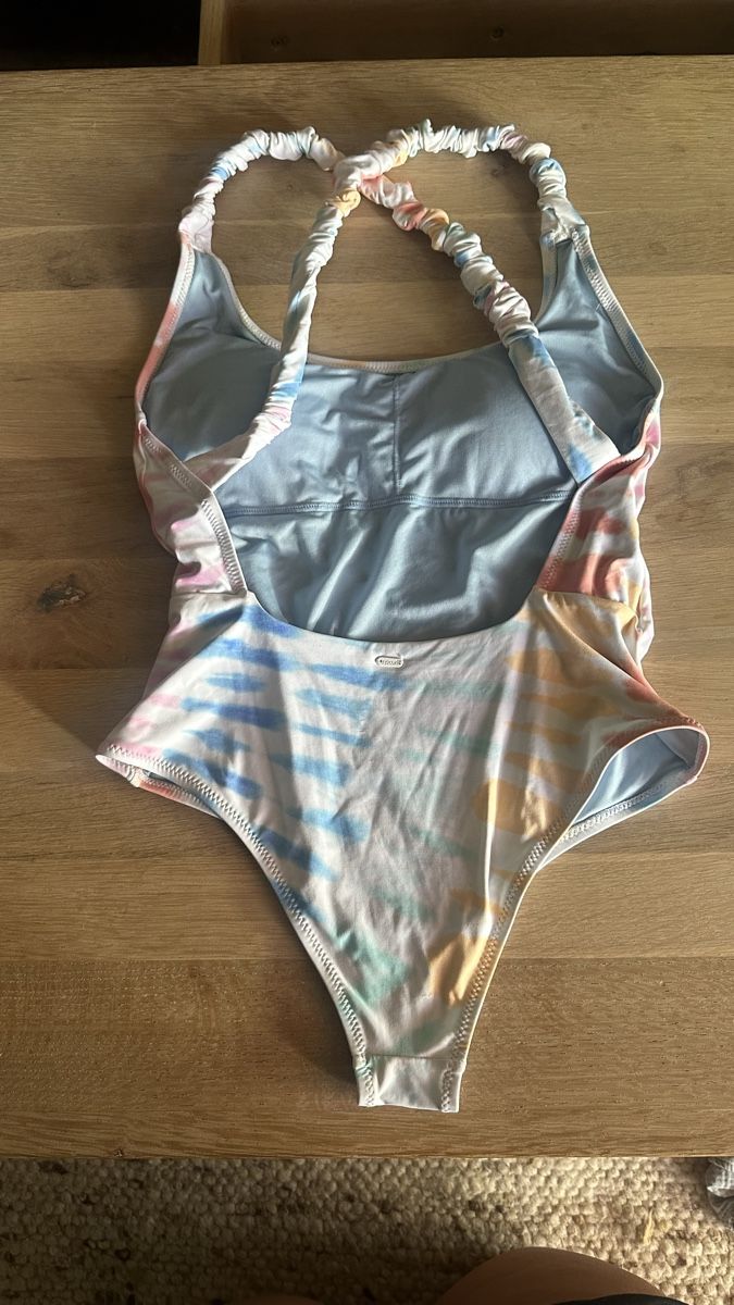 Rip Curl Badekleider & Bikinis: Rip Curl Badeanzug Pastell Batik Damen – Gebraucht aus Winterthur von whatdreamz 1