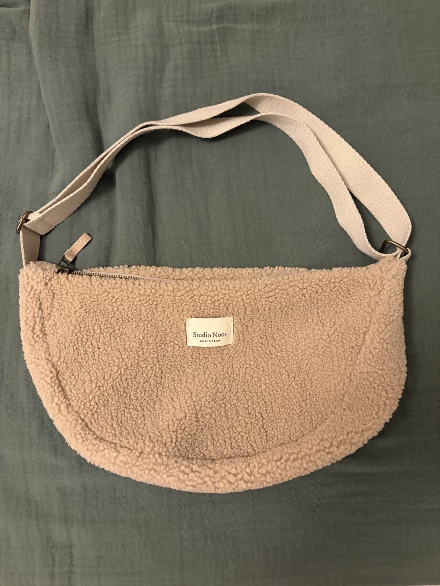 Studio Noos Taschen für Damen: Studio Noos Umhängetasche  – Neu (gemäss Beschreibung) aus Alten von Ami_k
