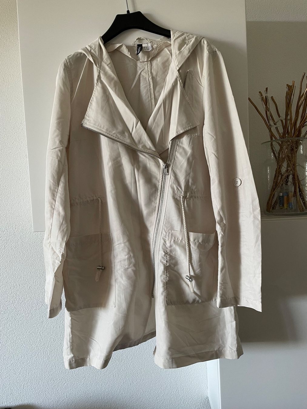H&M Giacche: Neu H&M leichte Jacke Gr.38 – Nuovo (secondo la descrizione) da Felben-Wellhausen venduto da begean