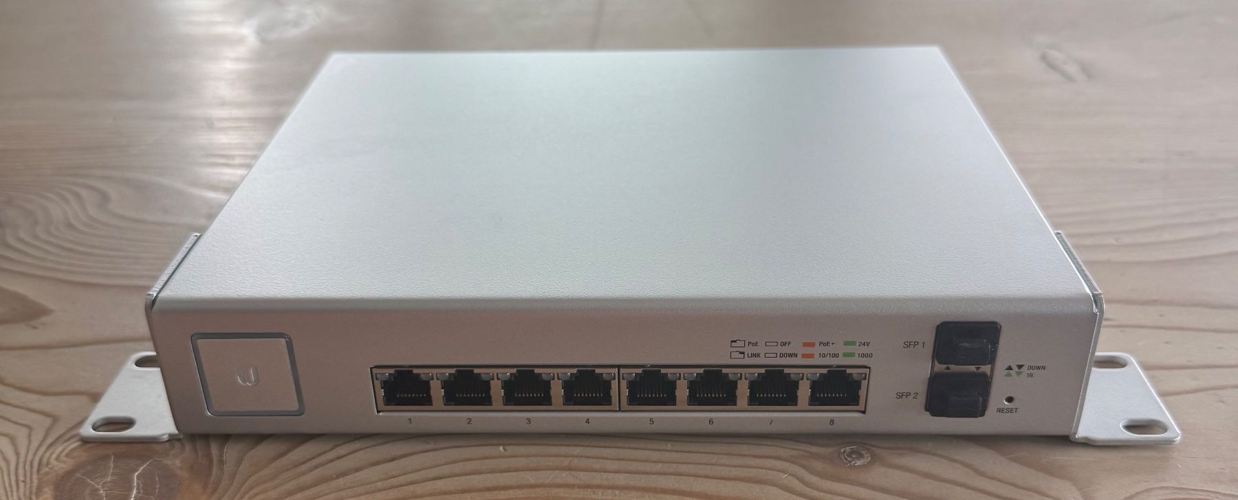 Ubiquiti Hubs & Switches: Unifi US-8-150W Switch – D'occasion à St.Gallen par rtap
