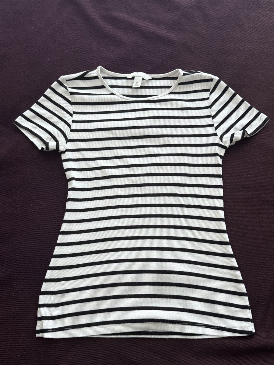 H&M T-shirt: Striped T-Shirt - Classic Summer Essential – Usato da Zürich venduto da Tanja_G88