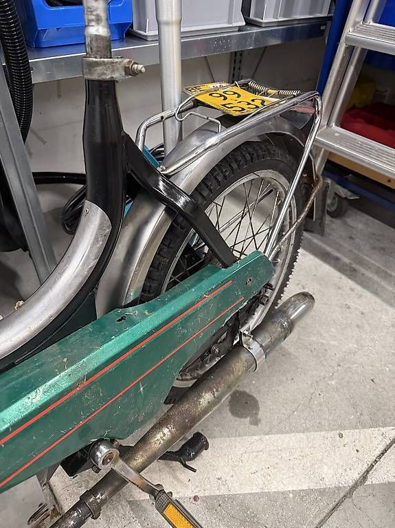 Cyclomoteurs: Belmondo – Défectueux à Thun par Pamilo 3