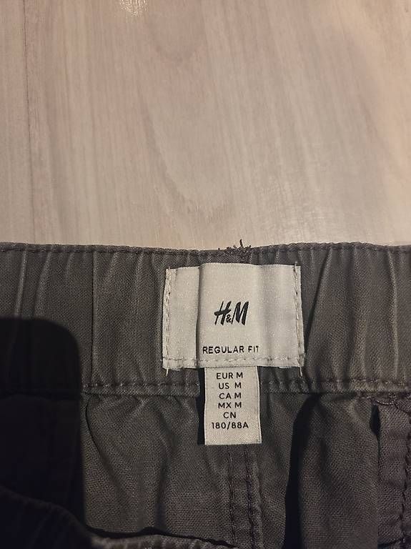H&M Pantalons: Grüne Herrenhose – D'occasion à Lauerz par betsan666 2