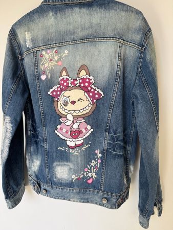 Jeansjacke mit Labubu Motiv Größe M/L, Marke Meingott Unikat
