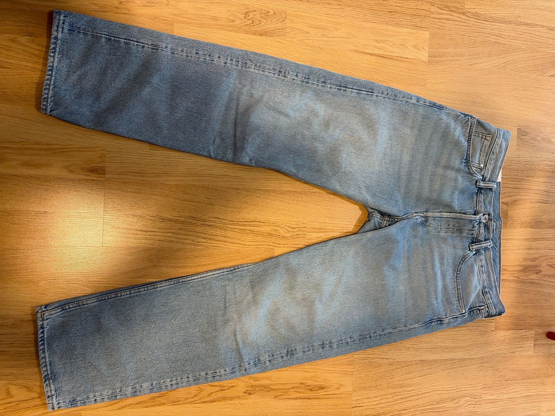 H&M Jeans: Jean Regular Fit 34/32 – Gebraucht aus Chavannes-Renens von kar_rl5v