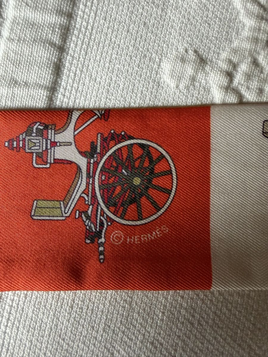 Foulard & Sciarpe: Twilly Seidentuch Hermès Paris Chiffre "Voitures" Orange – Usato da Rougemont venduto da phi_cbb8 4