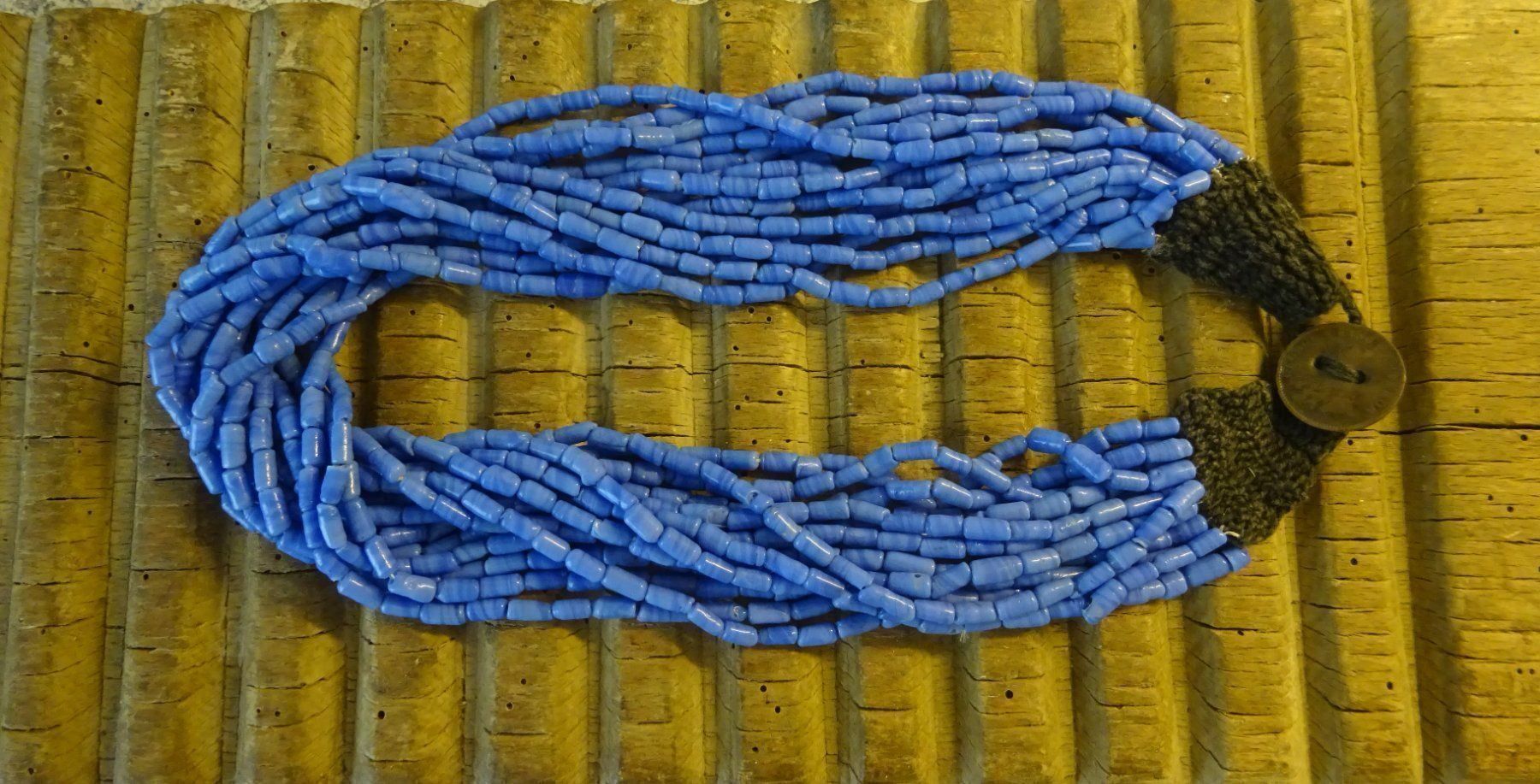 Catenine: Glaskette Blau Indien / Ethno – Usato da Esslingen venduto da FetteSchnecke