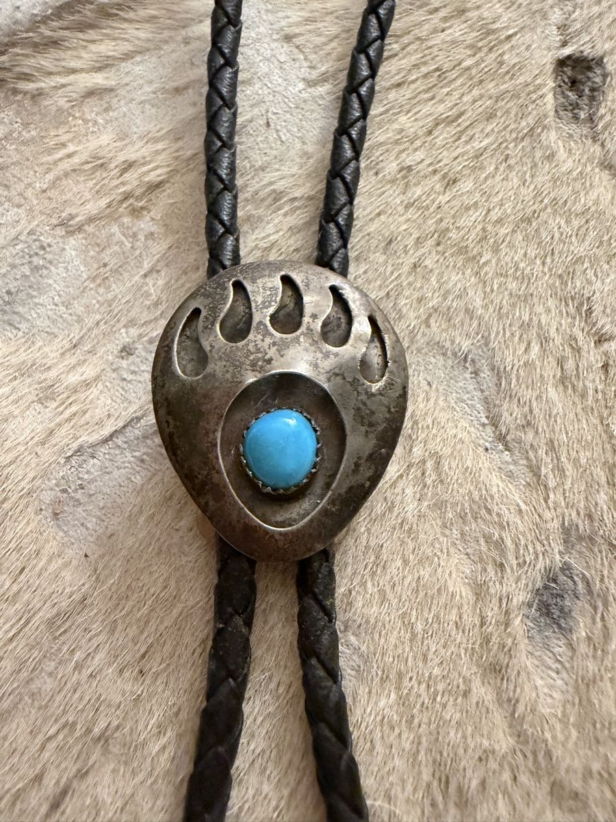 Colliers: Native American Sterling silver bear claw Bolo – D'occasion à Jona par HappyHappyHappyHappy 2