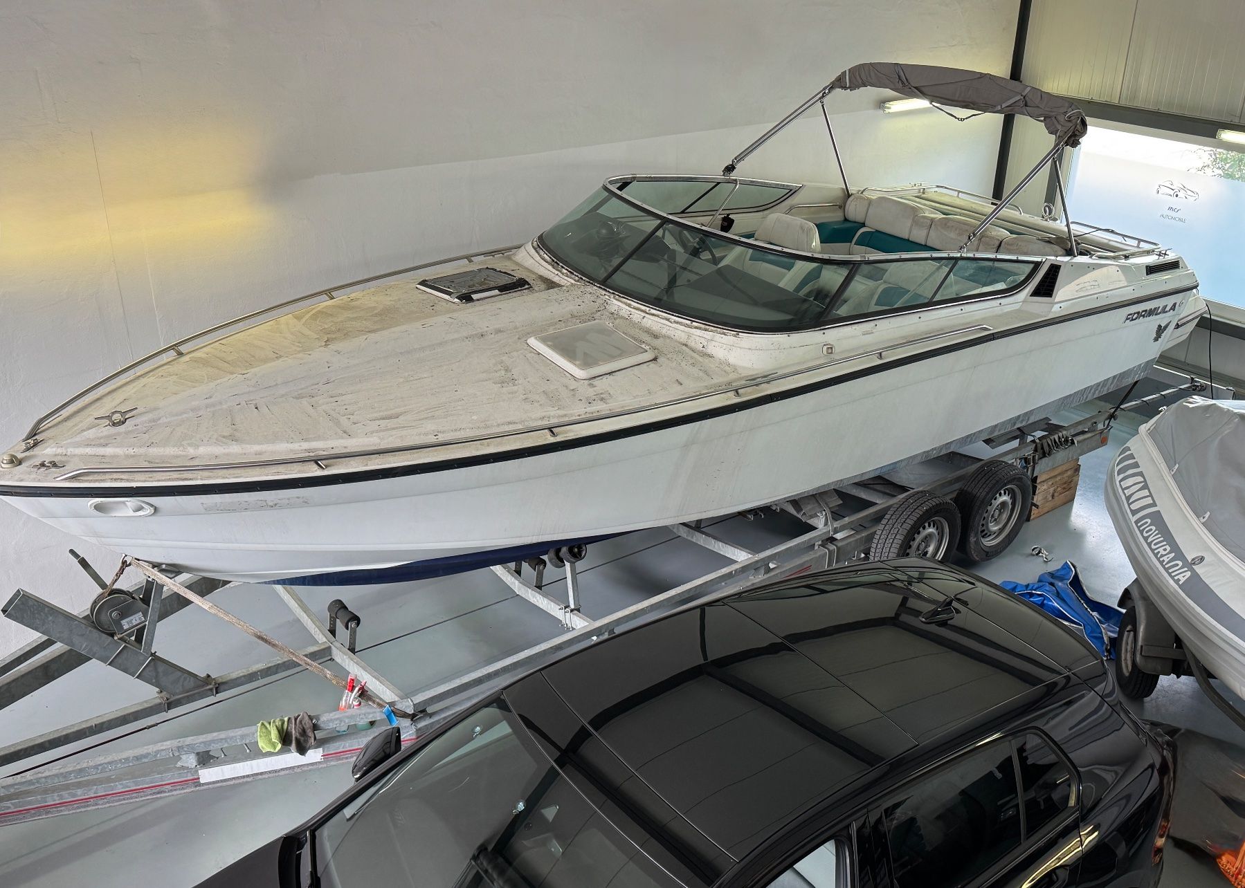 Formula Boote: Motorboot Formula LS 242 Bastlerobjekt mit defektem Trailer – Defekt aus Wil ZH von mcr-trade
