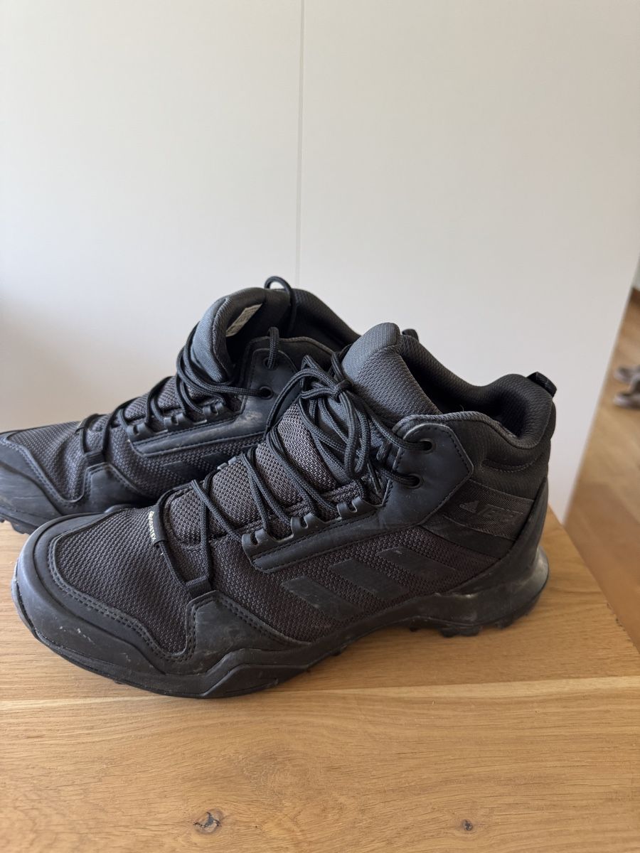 Adidas Chaussures hommes: Adidas Terrex Mid GTX Wanderschuhe – D'occasion à Zürich par tsc_z7fy