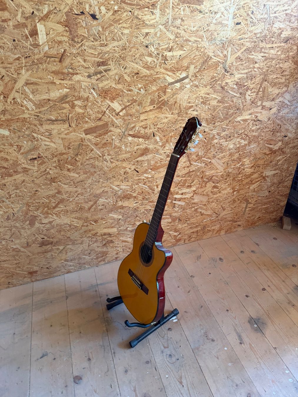 Musikinstrumente: E-Gitarre ab 1.- – Gebraucht aus Grenchen von Design-Outlet 4